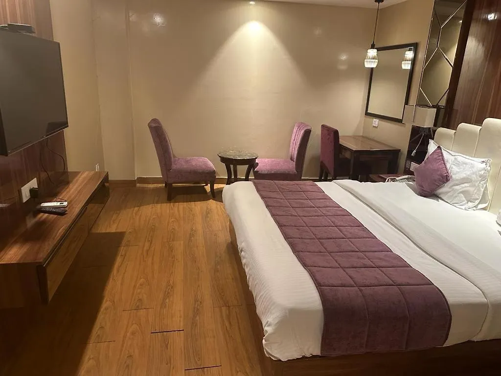 Airport Hotel Ramhan Palace Mahipalpur Нью-Дели