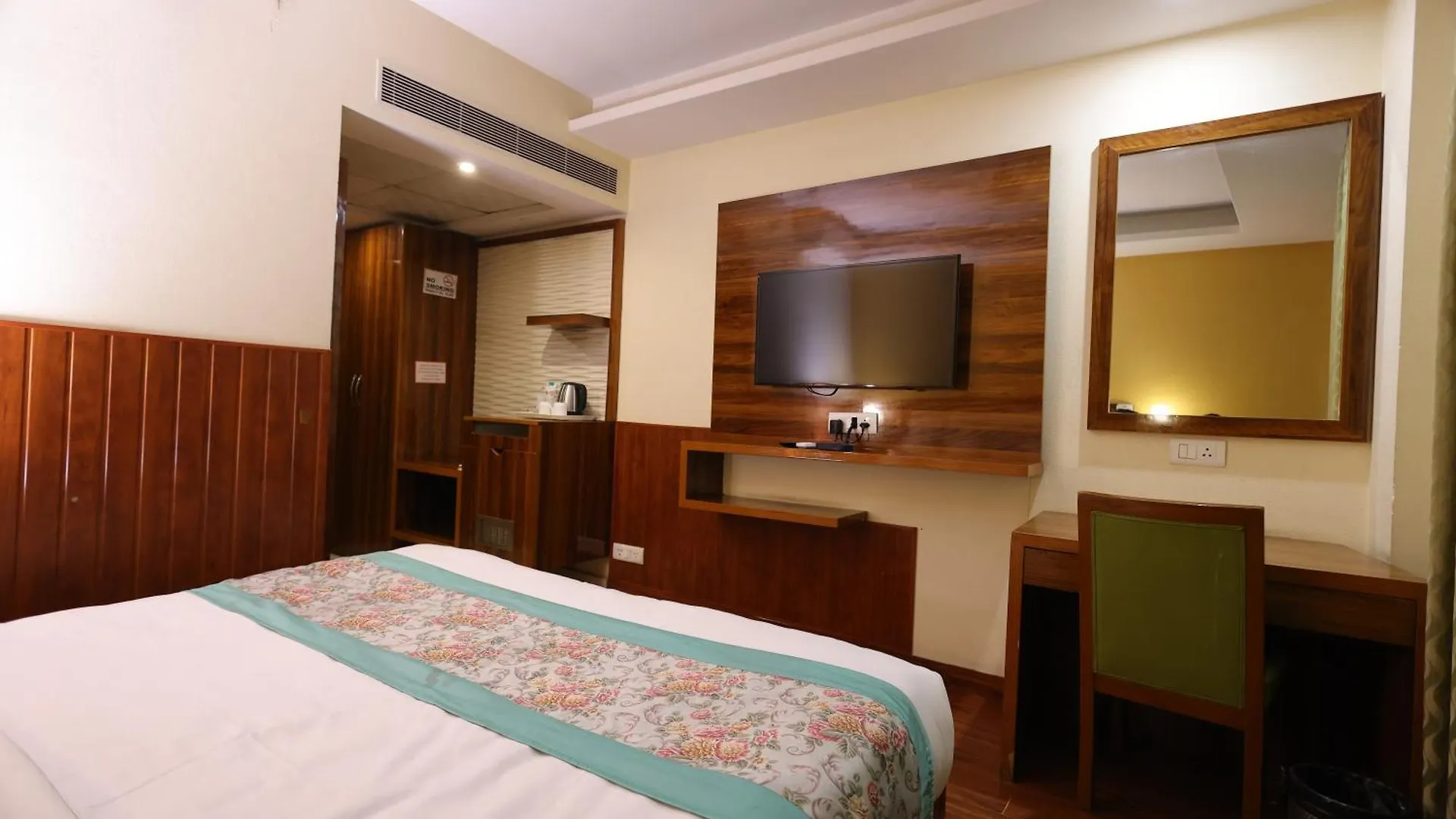Airport Hotel Ramhan Palace Mahipalpur New Delhi