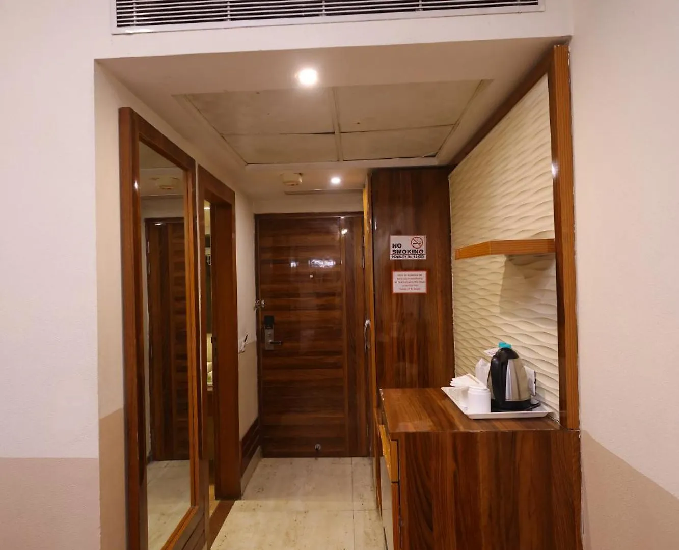 Airport Hotel Ramhan Palace Mahipalpur New Delhi